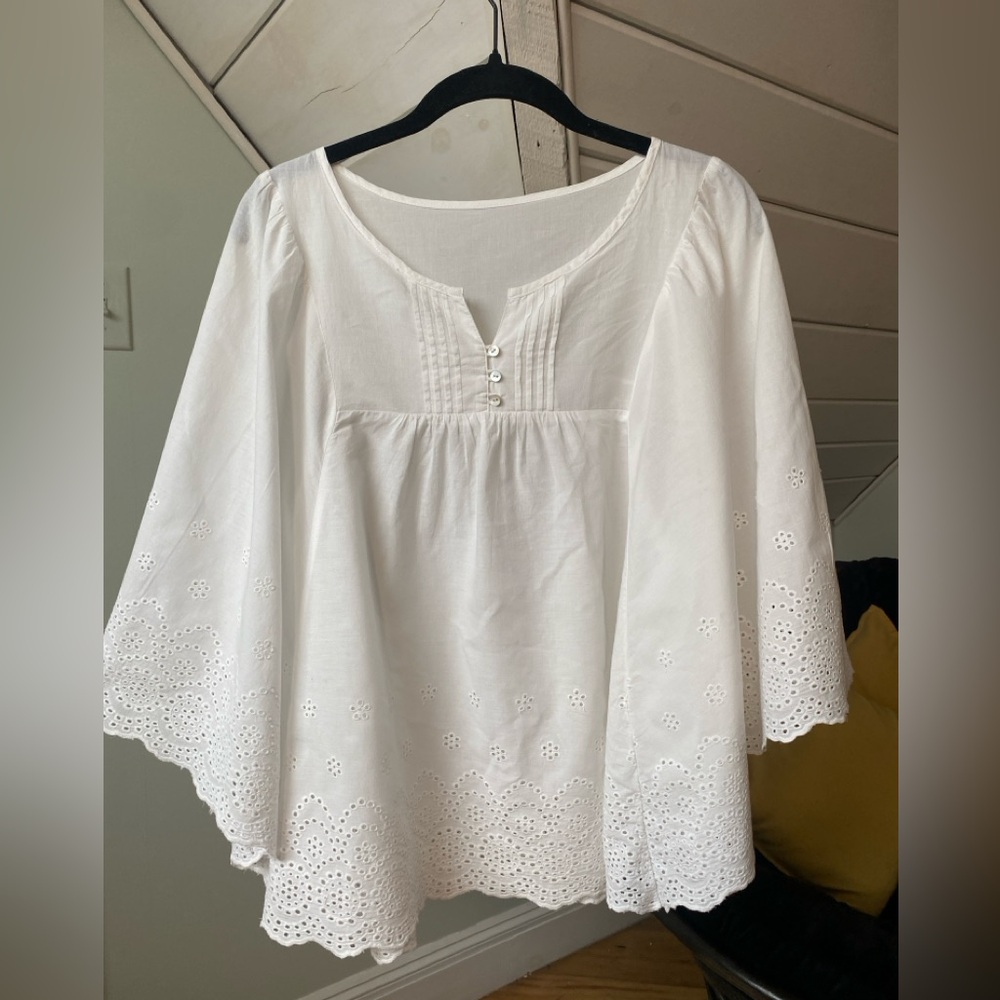 Elegant White Blouse with Flowy Design Eyelet Lace 100% Cotton Size XS - Picture 10 of 10